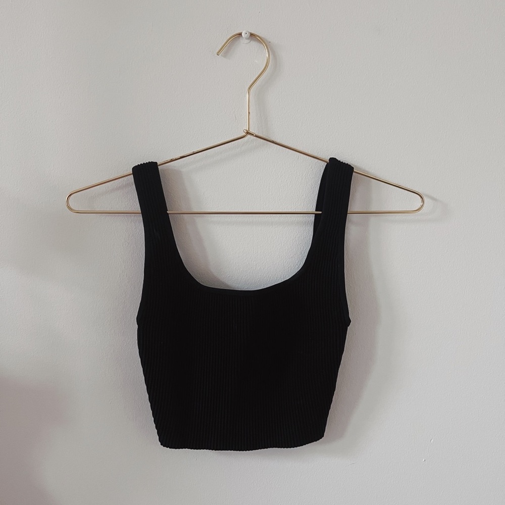 Aritzia cropped sculpt knit tank